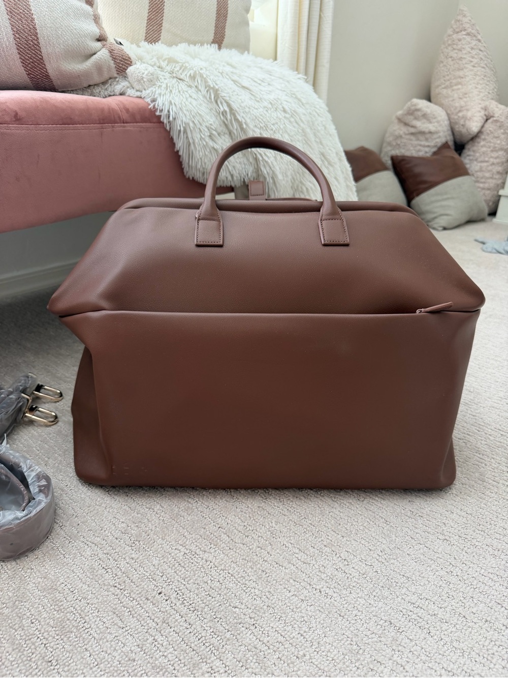 Beis The Essential
Weekender in Maple